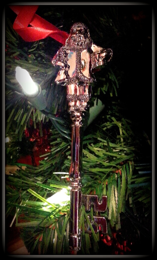 Santa Key | Apron Strings & other things