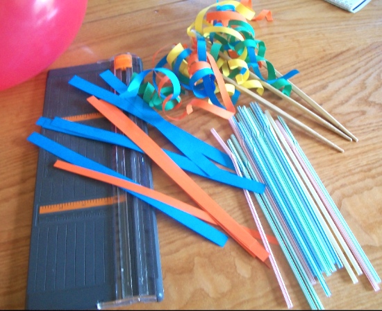 Easy Birthday Centerpiece 1 - Apron Strings & other things