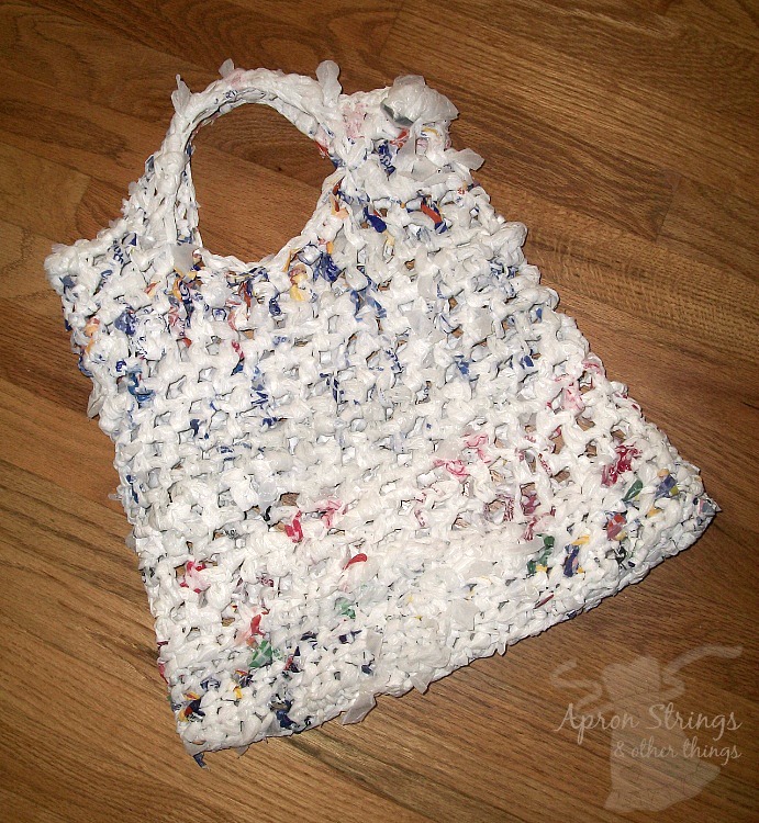 grocery tote crochet recycled plastic bags at ApronStringsOtherThings.com