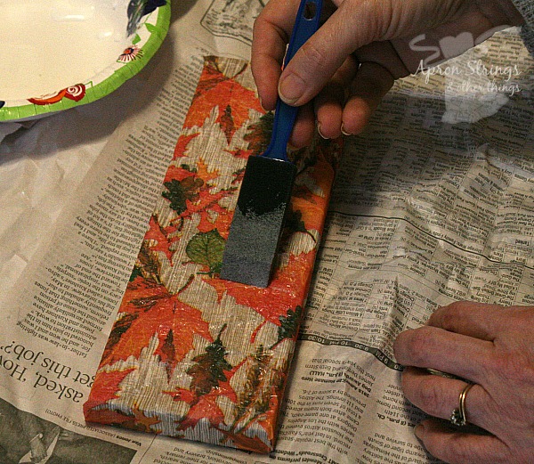 Decoupage Thanksgiving Centerpiece Dollar Tree at ApronSTringsOtherThings.com